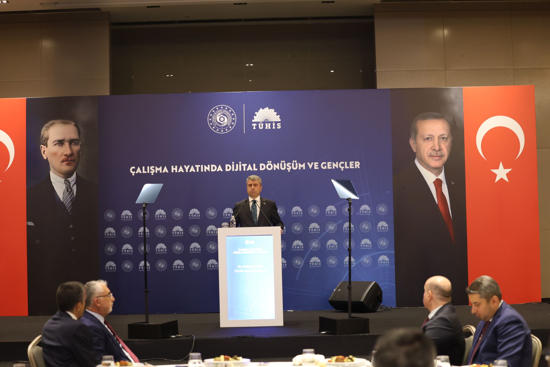 Çalışma Hayatında Dijital Dönüşüm ve Gençler Semineri Başladı